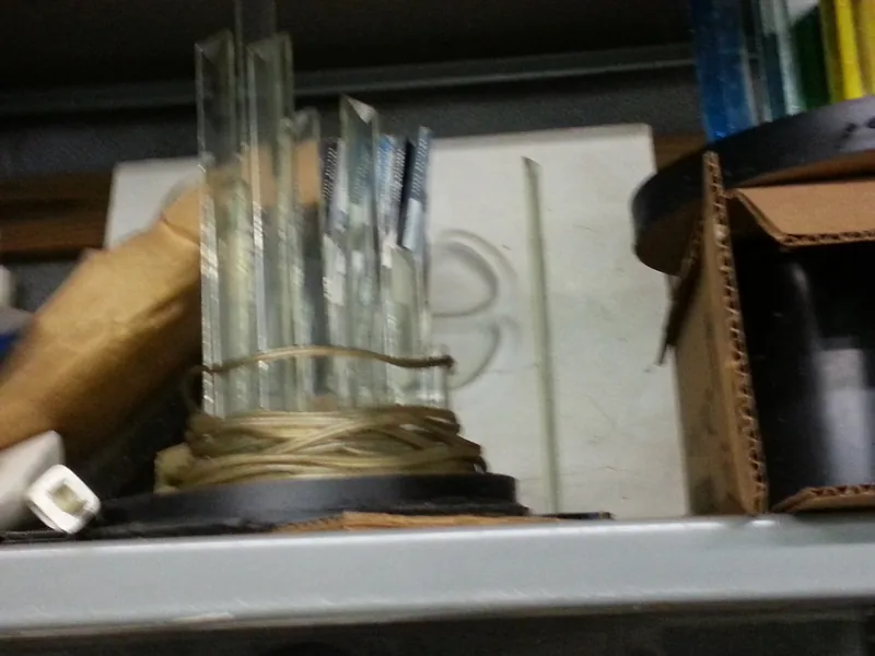 Chisuk Emuna, The glass, bundled on the workbench